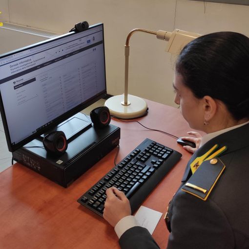 Badante 47enne ai domiciliari per circonvenzione a danno dell'ottantenne che avrebbe dovuto assistere