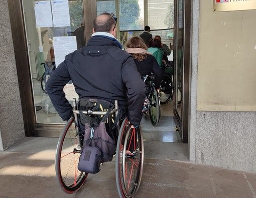 Anziani e disabili, dalla Regione un voucher da 600 euro al mese per i non autosufficienti: “E’ una scelta sociale”