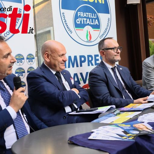 Nell'immagine d'archivio (Merfephoto), da sinistra a destra: Luigi Giacomini, l'On. Fabrizio Comba, l'On. Marcello Coppo e Sergio Ebarnabo