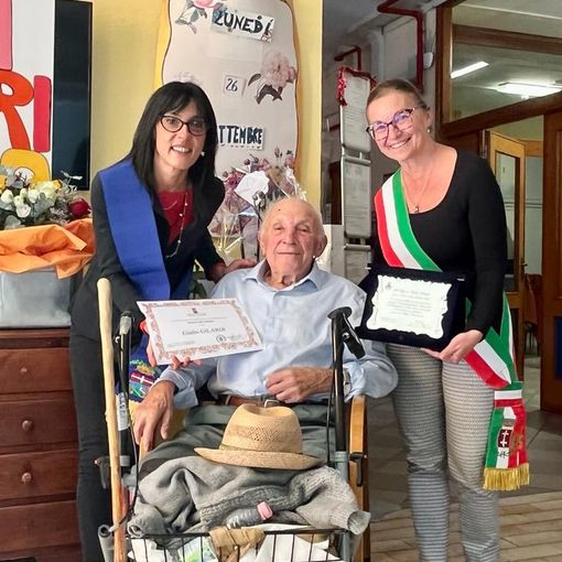 Il signor Gilardi con la consigliera provinciale Rabellino e la consigliera comunale Quaranta