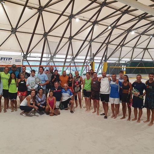 Amici del Tennis – La Casa del Profiterole campioni regionali a squadre di beach tennis