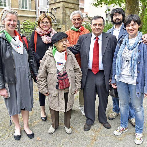 Lidia Menapace al Bosco dei Partigiani il 25 aprile 2017 con il presidente provinciale Anpi, Paolo Monticone, i vicepresidenti Maurizia Giavelli e Guido Cardello ed altri dirigenti dell’Anpi astigiana Lidia Menapace al Bosco dei Partigiani il 25 aprile 2017 con il presidente provinciale Anpi, Paolo Monticone, i vicepresidenti Maurizia Giavelli e Guido Cardello ed altri dirigenti dell’Anpi astigiana