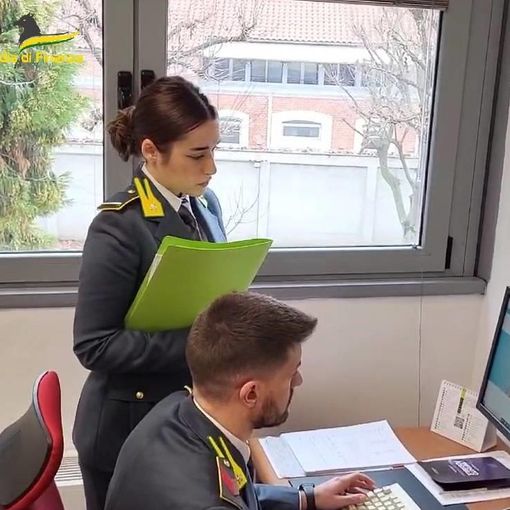 Truffa ai danni dello stato: sospesi dal servizio due funzionari pubblici [VIDEO]