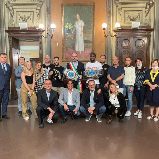 Ricevuto in Municipio il nuovo campione italiano di pesi superpiuma di boxe, Hassan Nourdine