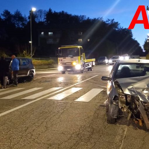 Tre auto gravemente danneggiate in un incidente a Castelnuovo Don Bosco