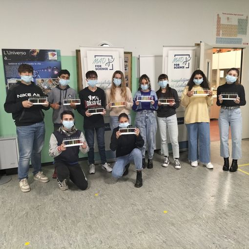 I ragazzi del Liceo Scientifico di Nizza Monferrato in full immersion nell'attività del laboratorio di scienze