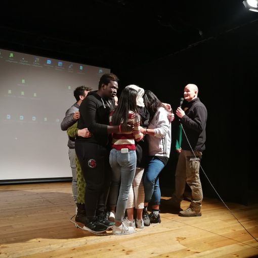 Un momento del coinvolgente esperimento