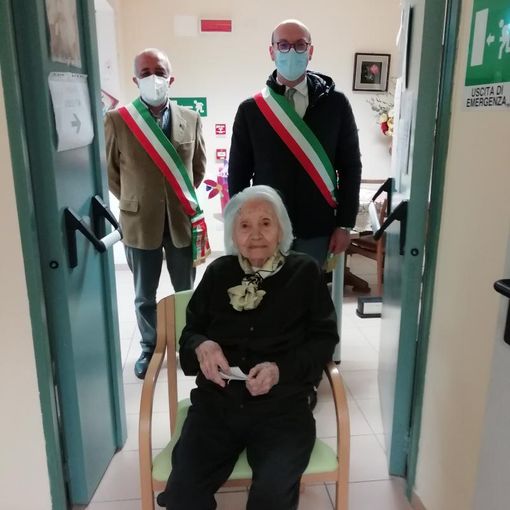 Festeggiati a Montafia i cento anni di Olga Canavese, ospite della casa di riposo &quot;Cassinelli&quot;
