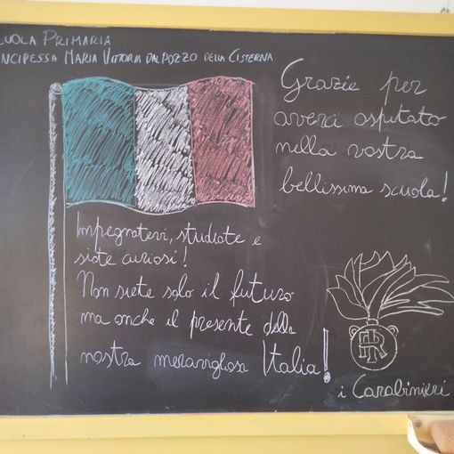 Cisterna: carabinieri in servizio per referendum scrivono ai ragazzi della primaria: &quot;Siete il nostro futuro, ma anche il nostro presente&quot;