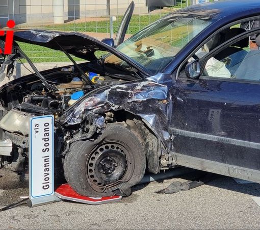 Violento schianto in via Sodano ad Asti