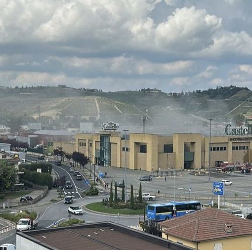 Nove anni e sei mesi di carcere la richiesta dell’accusa per l’incendiaria del centro commerciale Il Castello di Canelli e al magazzino di Monticello d'Alba