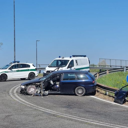 Incidente stradale in corso Savona località Boana. Donna ferita in pronto soccorso