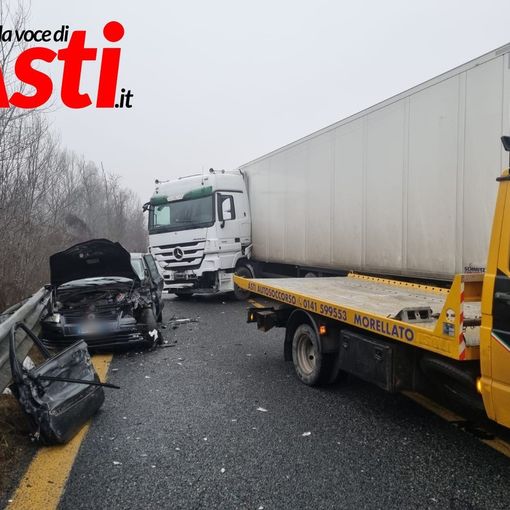 Due immagini del sinistro verificatosi nel pomeriggio di oggi