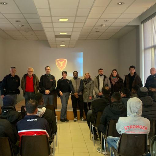 La Polfer ha incontrato un gruppi di immigrati per sensibilizzarli sulla sicurezza ferroviaria