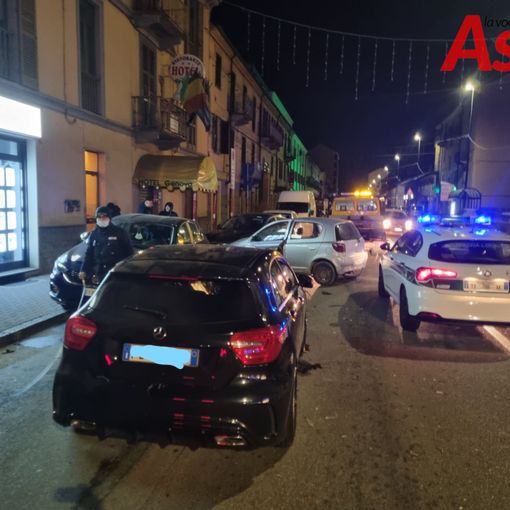 Carambola di auto in corso Alessandria all'alba. Cinque auto coinvolte