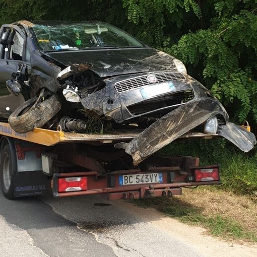 Incidente stradale a Valgera, in ospedale ragazzo di 30 anni di Castell'Alfero