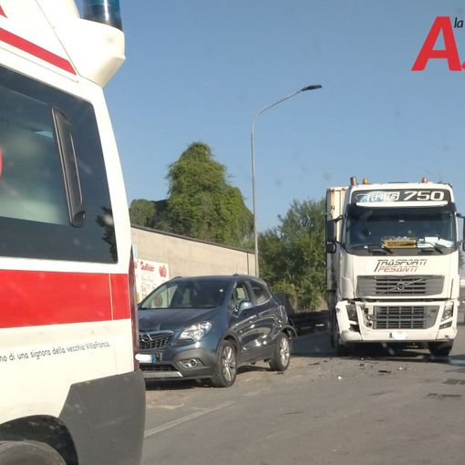 Tamponamento a catena a Villafranca, 4 feriti