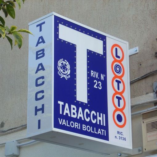 Insegna di una tabaccheria