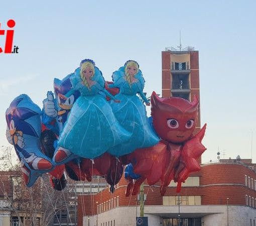 Ultime ore per godere delle attrazioni del luna park e poi, stasera, si chiude