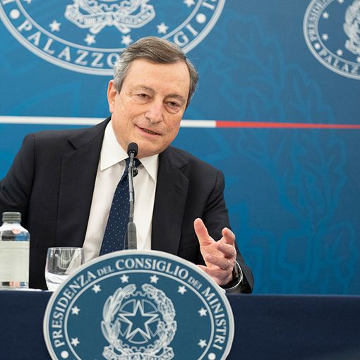 Mario Draghi, premier dimissionario a capo del governo che ha varato il DL