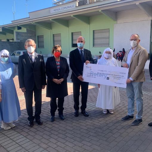Il Rotary di Asti consegna 10mila euro alla Mensa Sociale