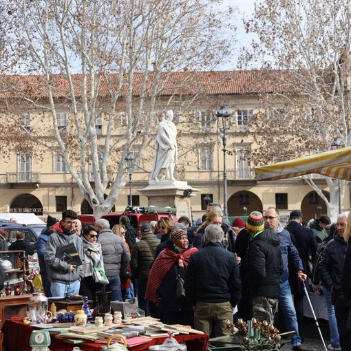 La nuova disposizione del mercatino dell'antiquariato (Merphefoto)