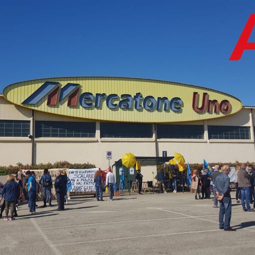 Il presidio al Mercatone Uno