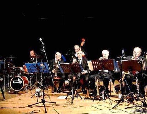 A Valleandona, &quot;sotto le stelle del jazz&quot;, arriva la Mobil Swing band