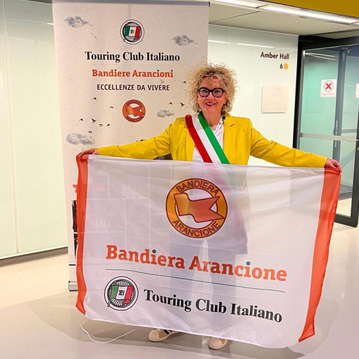 Anche a Moncalvo sventola ancora la Bandiera Arancione