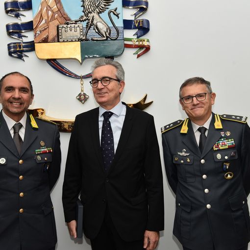 Incontro astigiano tra il comandante regionale della Guardia di Finanza Benedetto Lipari e il procuratore Biagio Mazzeo