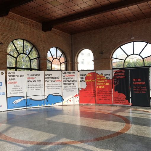 &quot;Sei un uomo vero? Accarezza, non schiaffeggiare&quot;: cartoline antiviolenza a San Damiano