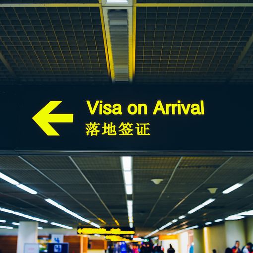 Nuove regole per l’ingresso in Cina, via libera ai viaggi senza visto per i cittadini di sei Paesi
