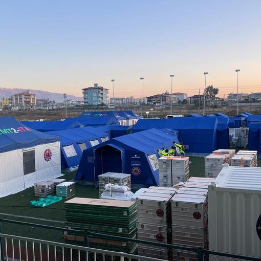 Alcune immagini (le restanti a fine articolo) relative l'apertura dell'ospedale da campo piemontese allestito in Turchia