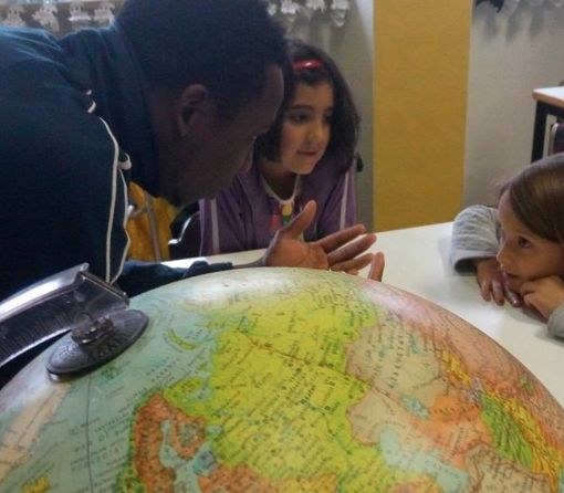 L’educazione è fuori. La scuola anche