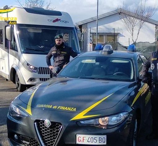 La Finanza di Asti sequestra beni per un milione di euro a pregiudicati, che percepivano anche il reddito di cittadinanza