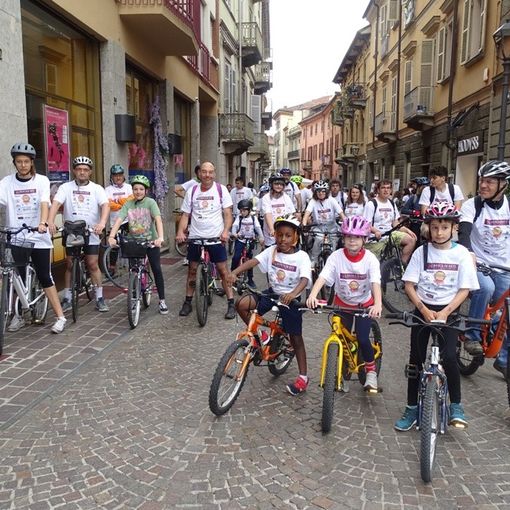 Dopo due rinvii si è tenuta  &quot;Astipedalando tra i... borghi&quot;, percorso (anche) sulle nuove ciclabili