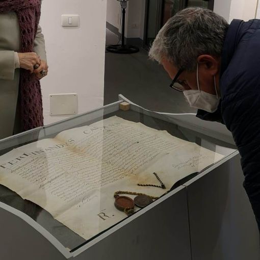 Al Museo Civico di Moncalvo in visione il prezioso Decreto con cui Ferdinando Carlo di Gonzaga ha conferito il titolo di Città