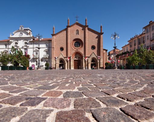 Vacanze nell’Astigiano cominciando dal suo capoluogo