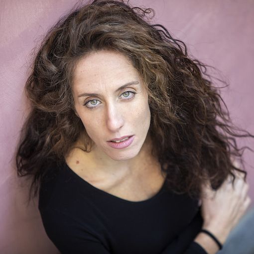 L'attrice Pina Di Gennaro, protagonista di &quot;La santa piccola&quot; e ospite della rassegna astigiana (immagine tratta dal sito dell'agenzia che ne cura l'immagine)