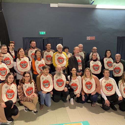 Foto di gruppo dei gestori e titolari dei migliori locali del Bagna Cauda Day 2023, secondo il sondaggio &quot;Vota la bagna&quot;