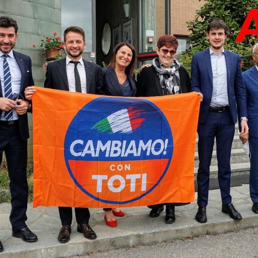 I responsabili astigiani con gli Onorevoli Ruffino e Napoli (servizio fotografico di Efrem Zanchettin - Merfephoto)
