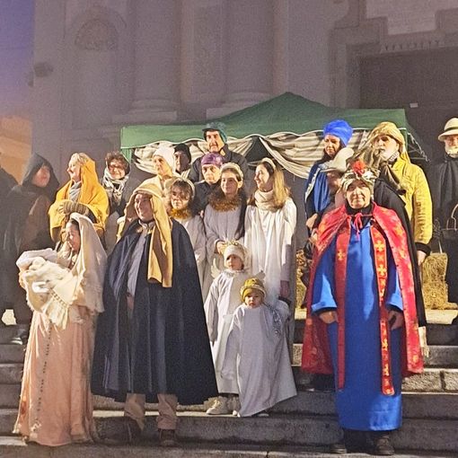 &quot;Chi ha rapito Babbo Natale?&quot;: a Villafranca i burattini risolvono il giallo