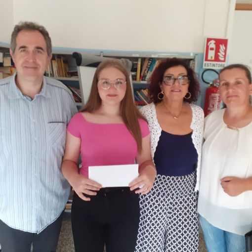 A Canelli borsa di studio a una giovane della scuola media Gancia con &quot;Prima lo studio&quot;