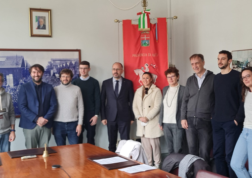 Foto di gruppo a margine della presentazione del progetto &quot;On my way&quot;