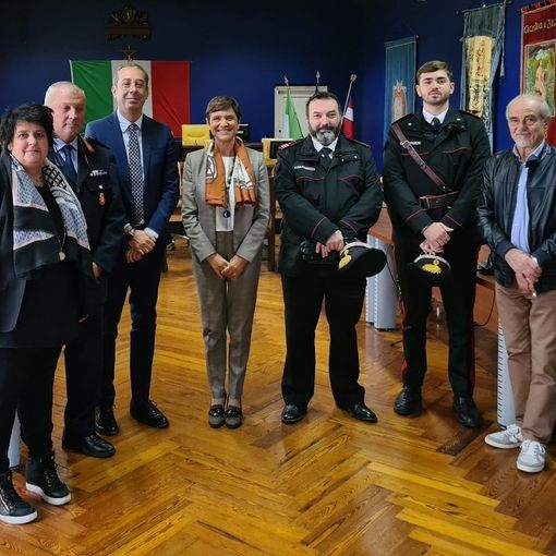 Il questore di Asti, Marina Di Donato, con il sindaco Lanzavecchia, altri esponenti dell'Amministrazione e delle Forze dell'Ordine locali Il questore di Asti, Marina Di Donato, con il sindaco Lanzavecchia, altri esponenti dell'Amministrazione e delle Forze dell'Ordine locali