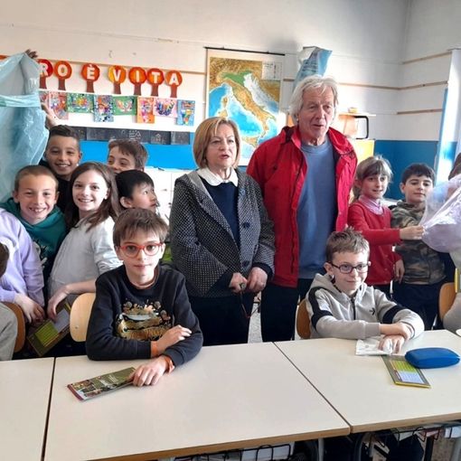 Gli assessori Noto e Accasto in classe con i bambini