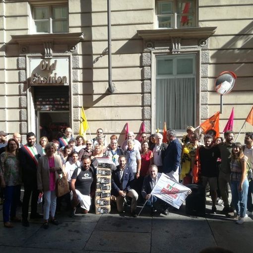 Gioco d'azzardo legale, 12mila firme per chiedere alla Regione una nuova legge: &quot;Ci vanno di mezzo i più fragili&quot;