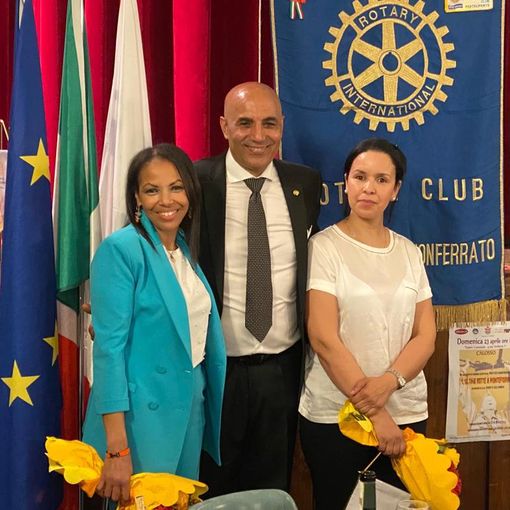 Il presidente Hicham Barida (al centro) con  alla sua sinistra Takhama Rachida, e Fatna Bounaim a destra.