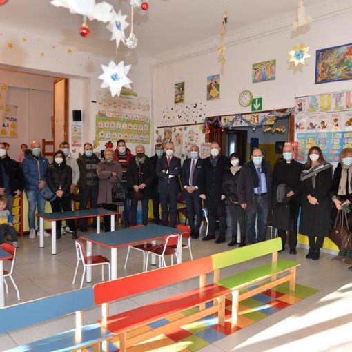 Due immagini (la seconda a fine articolo) dell'inaugurazione della scuola materna di Motta