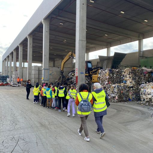 &quot;Riciclo di classe&quot;: le scuole di Asti imparano a riciclare e differenziare con Gaia